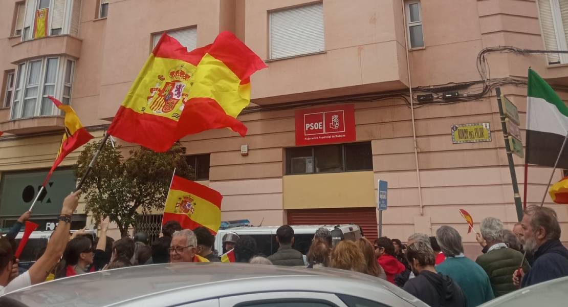 La manifestación contra la amnistía en Badajoz congrega a miles de pacenses