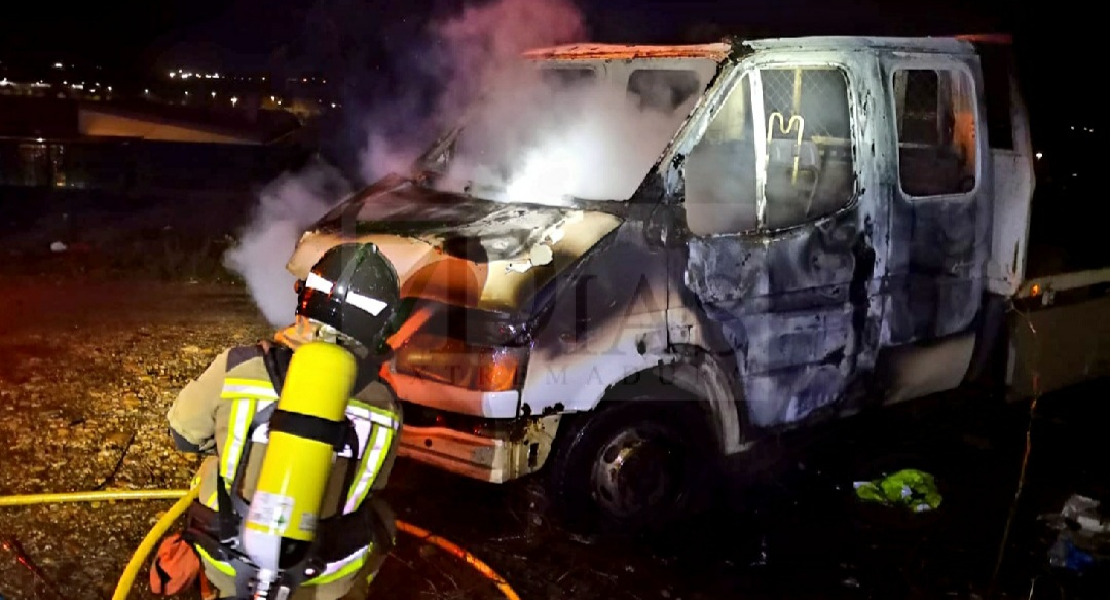 La quema de vehículos no cesa en Badajoz: una rutina desesperante