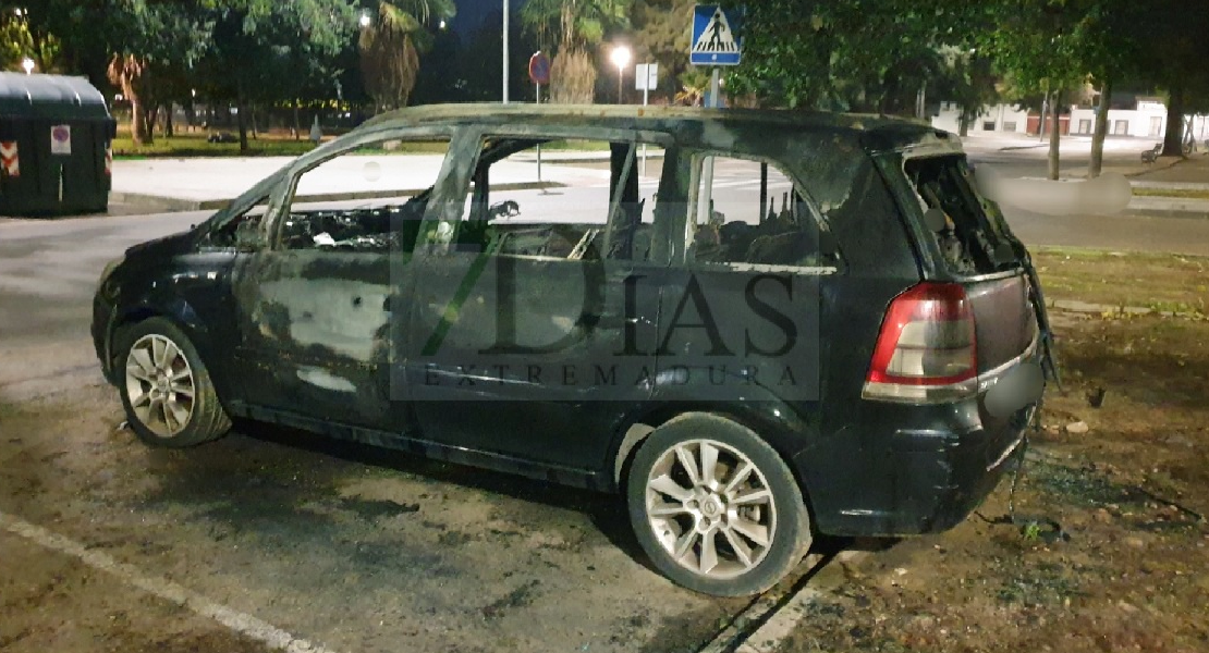 Nadie reacciona ante la continua quema de coches en las calles de Badajoz