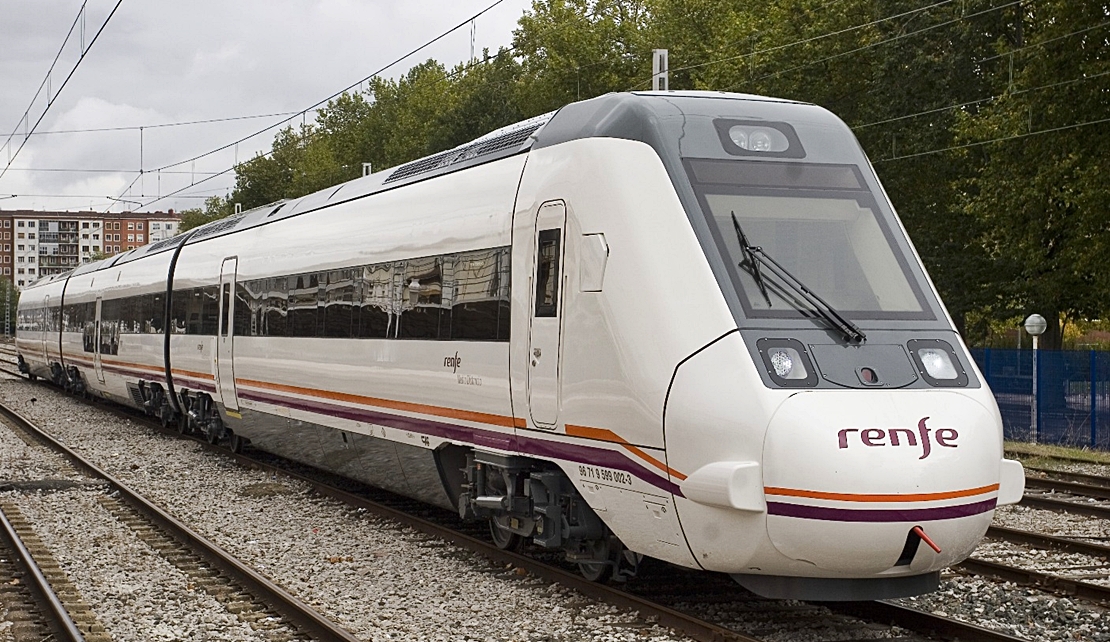 El tren Madrid-Extremadura arrolla a un hombre