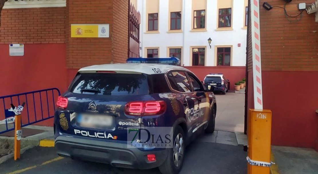 Una mujer intenta engañar a la Policía en Badajoz