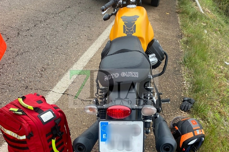 La rueda de un camión provoca un accidente en la carretera de Olivenza