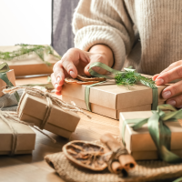 Aumenta el número de personas que compran regalos de segunda mano estas Navidades