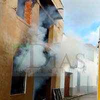 Aparece un cadáver en el grave incendio de vivienda en Zalamea de la Serena