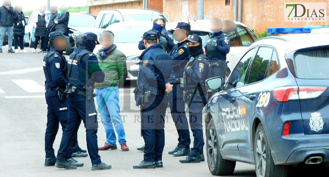 Dos familias se enfrentan en la barriada pacense de Los Colorines