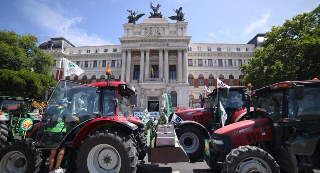 Convocada una tractorada para denunciar la situación de agricultores y ganaderos