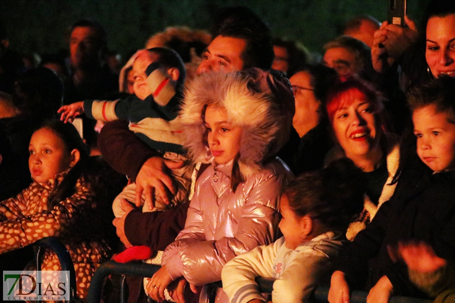 Buen ambiente en la antesala del Carnaval gracias a las Candelas de la margen derecha