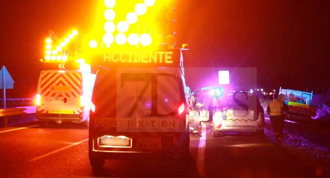 Accidente de madrugada en Extremadura tras chocar contra unos caballos en la N-V