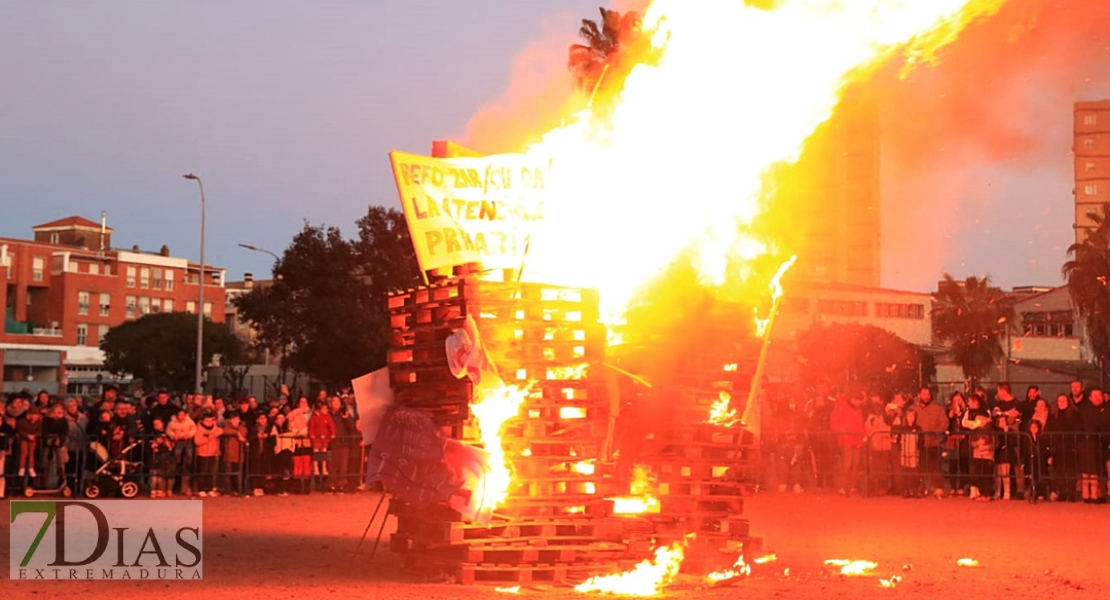 El Carnaval de Badajoz da comienzo con las Candelas de la margen derecha este sábado