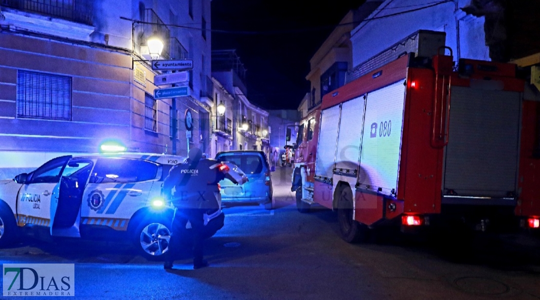 Incendio en un solar abandonado del Casco Antiguo de Badajoz