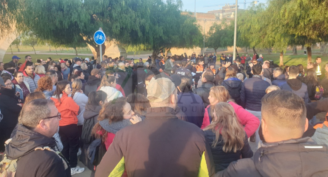 Más de 300 personas se congregan en la búsqueda de Manuela