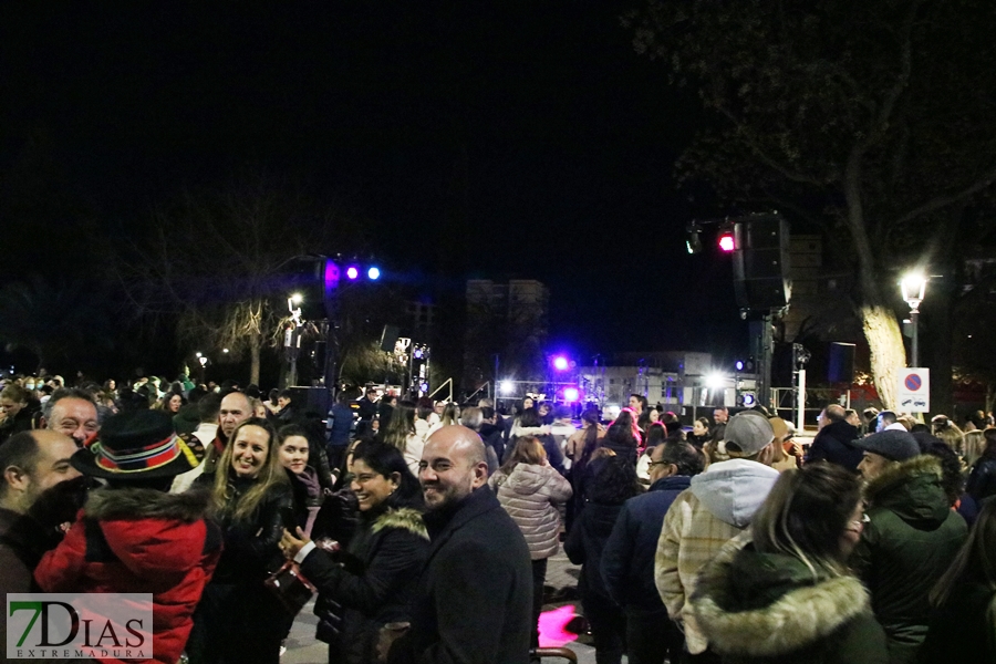 Buen ambiente en la antesala del Carnaval gracias a las Candelas de la margen derecha