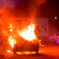 El fuego calcina un nuevo vehículo en las calles de Badajoz convirtiéndose en una repulsiva rutina