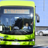 Los extremeños cada vez eligen más moverse en autobús urbano