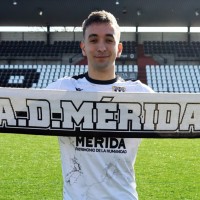 Darío Serra llega cedido al AD Mérida