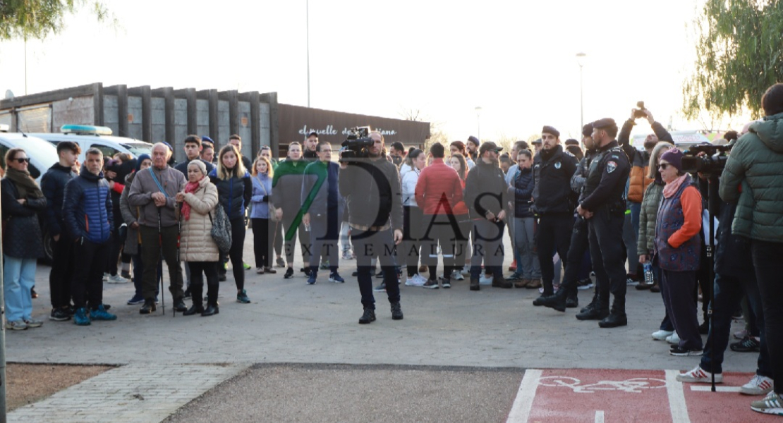 Más de 300 personas se congregan en la búsqueda de Manuela