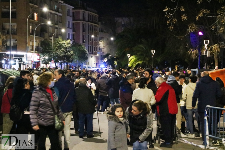 Buen ambiente en la antesala del Carnaval gracias a las Candelas de la margen derecha