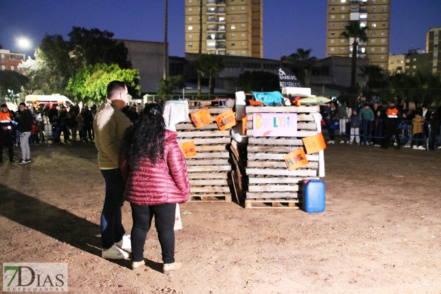 Buen ambiente en la antesala del Carnaval gracias a las Candelas de la margen derecha