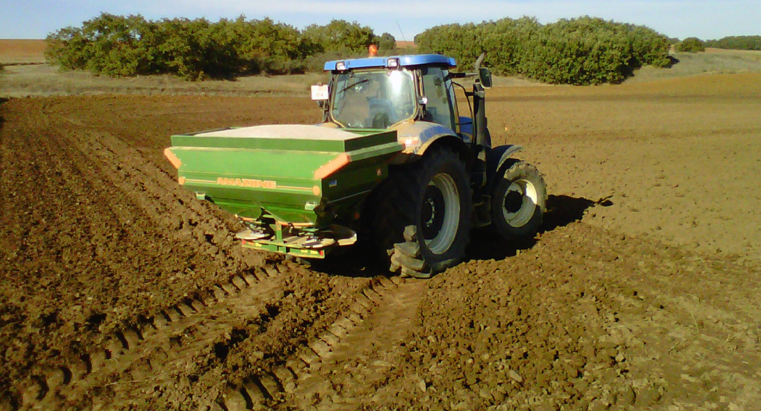 "El agro-negocio y los fondos de inversión expulsan a los agricultores y ganaderos del campo"