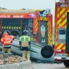 Un herido tras volcar un coche en la rotonda de Gévora