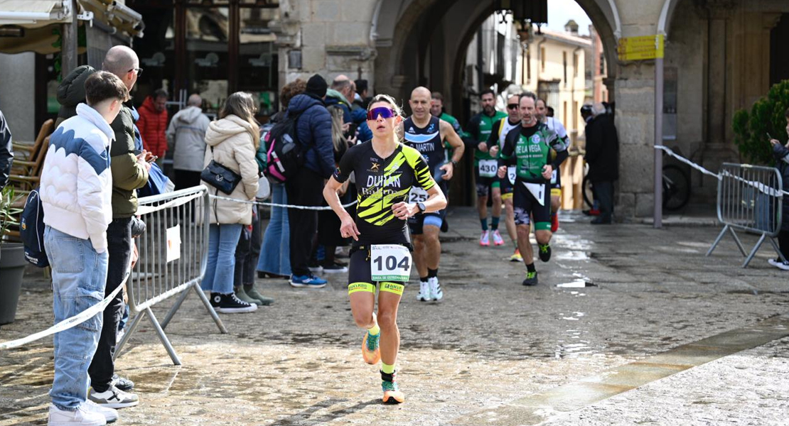 Adrián Álvaro y Cristina Durán se proclaman campeones de Extremadura de Duatlón