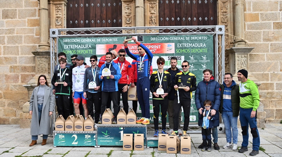 Cáceres Los Delfines y Capex campeones de Extremadura de duatlón contrarreloj por equipos