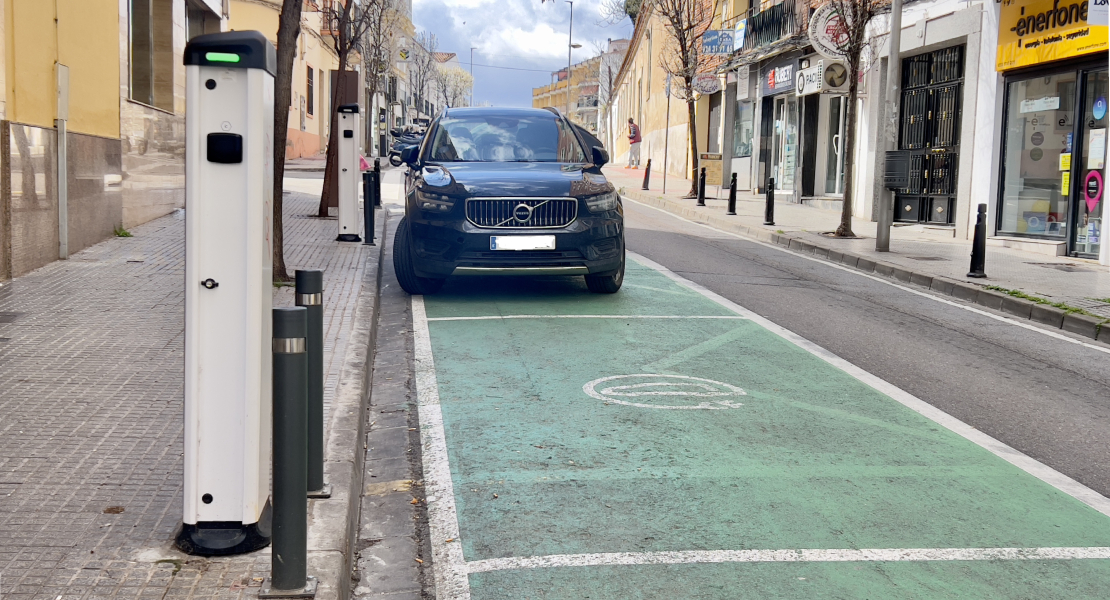 Nuevo punto de recarga de coches eléctricos en Mérida