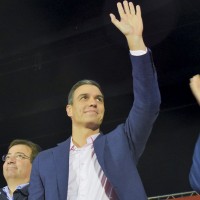 Pedro Sánchez felicita a Gallardo tras ganar en Extremadura