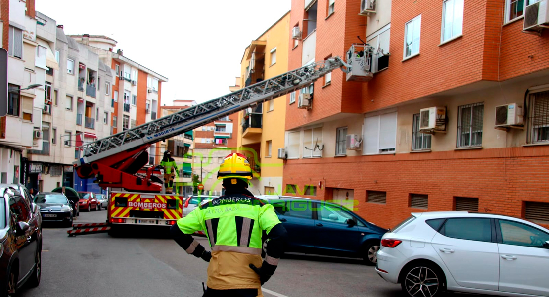 Los Bomberos rescatan a una mujer en Badajoz