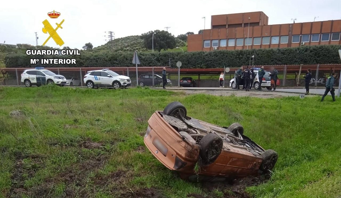 Detenidos tras robar un coche y desobedecer gravemente a los agentes en la provincia de Cáceres