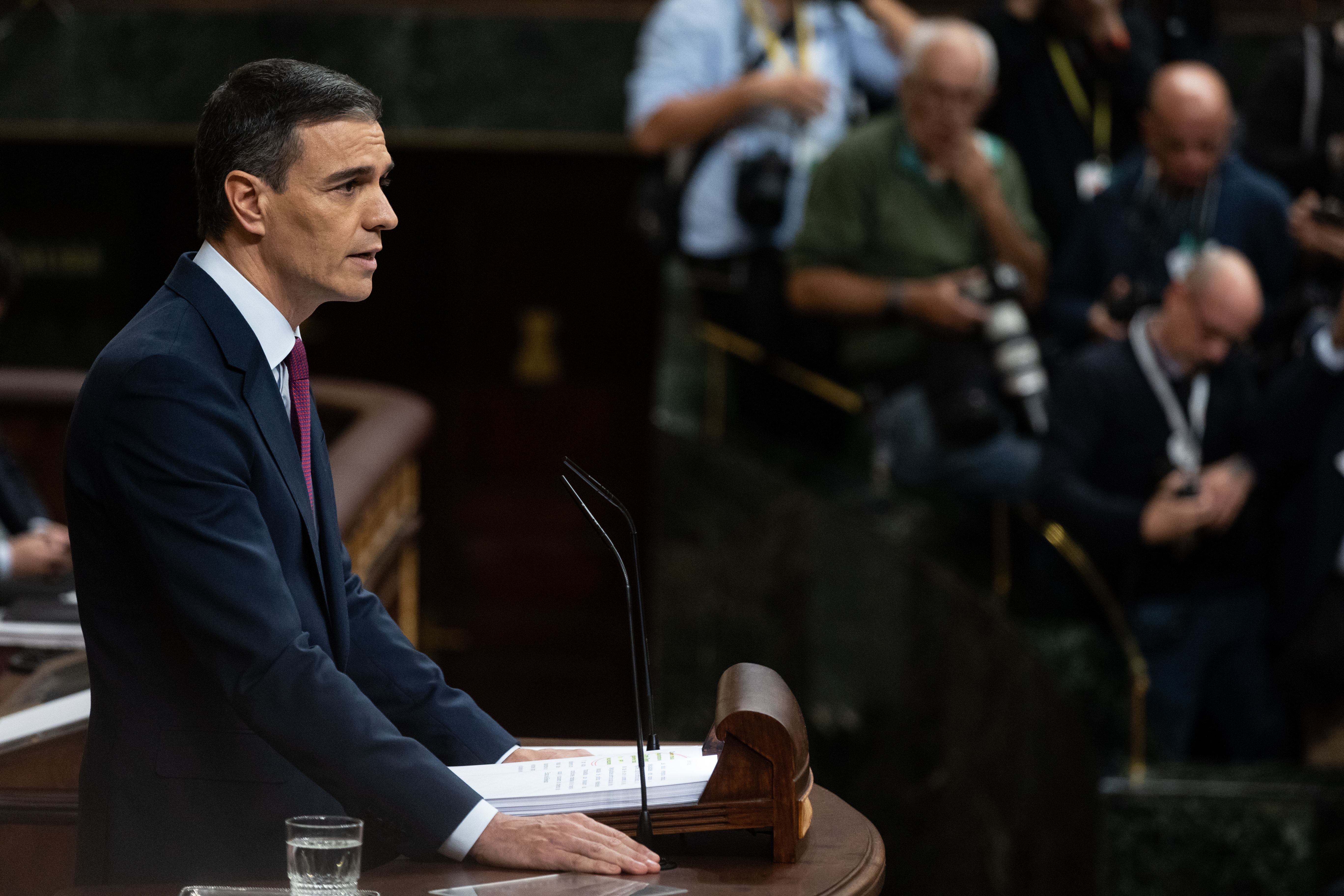 Las reacciones políticas a la decisión de Pedro Sánchez