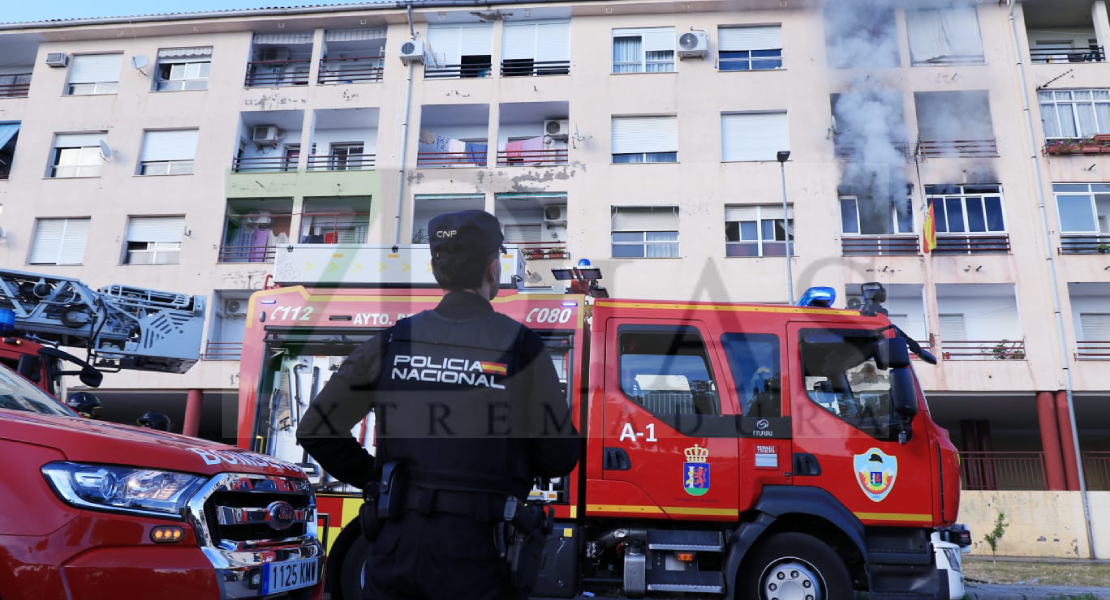 Se calcina una vivienda en la barriada de Suerte de Saavedra