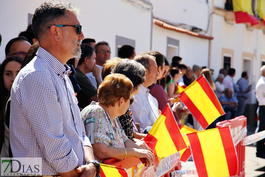 Más de 100 personas participan en la Jura de Bandera Civil de Valencia del Mombuey