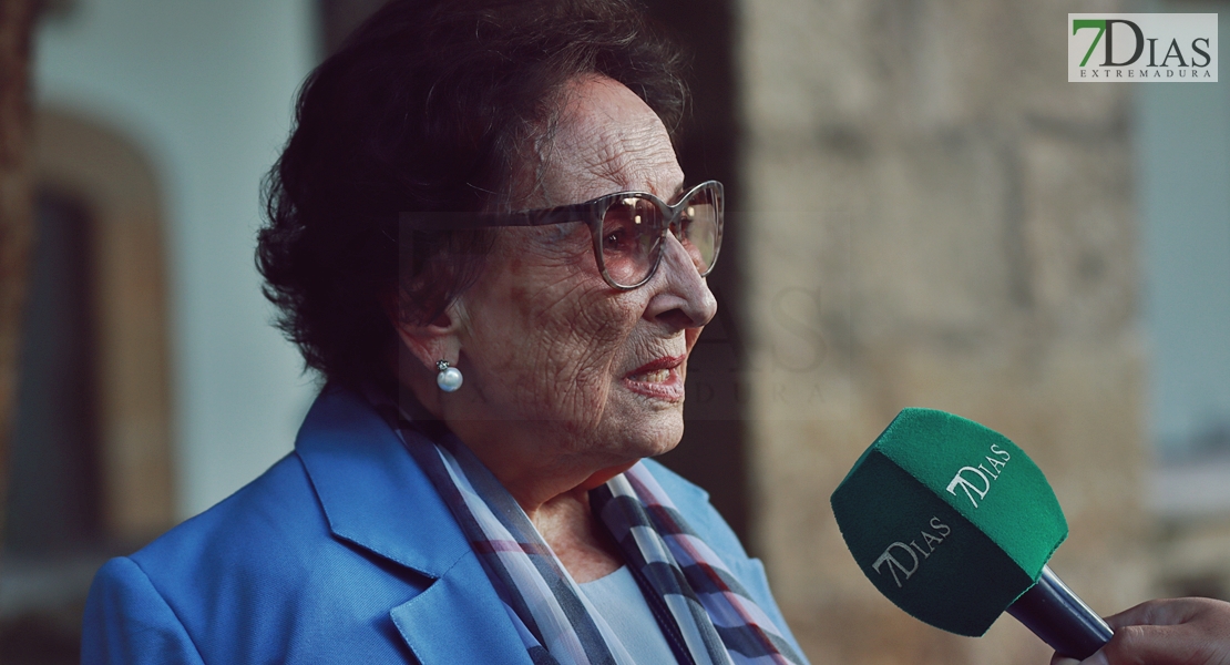 Así fue la emotiva entrega del I Premio Conchita Viera de la Diputación de Cáceres