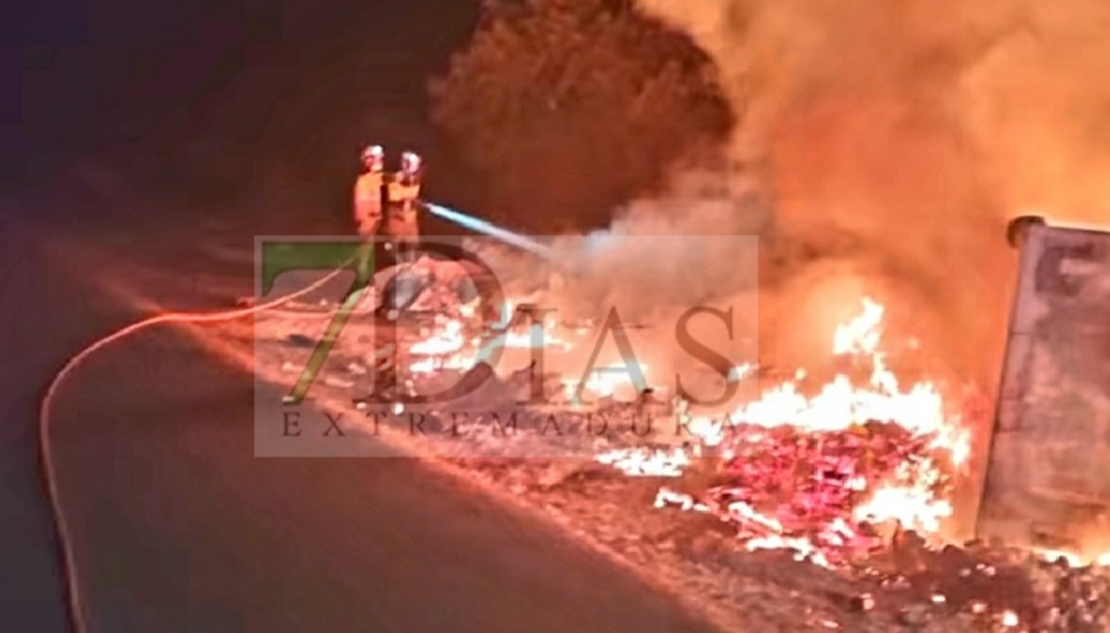 Nuevo incendio en un punto limpio en Badajoz