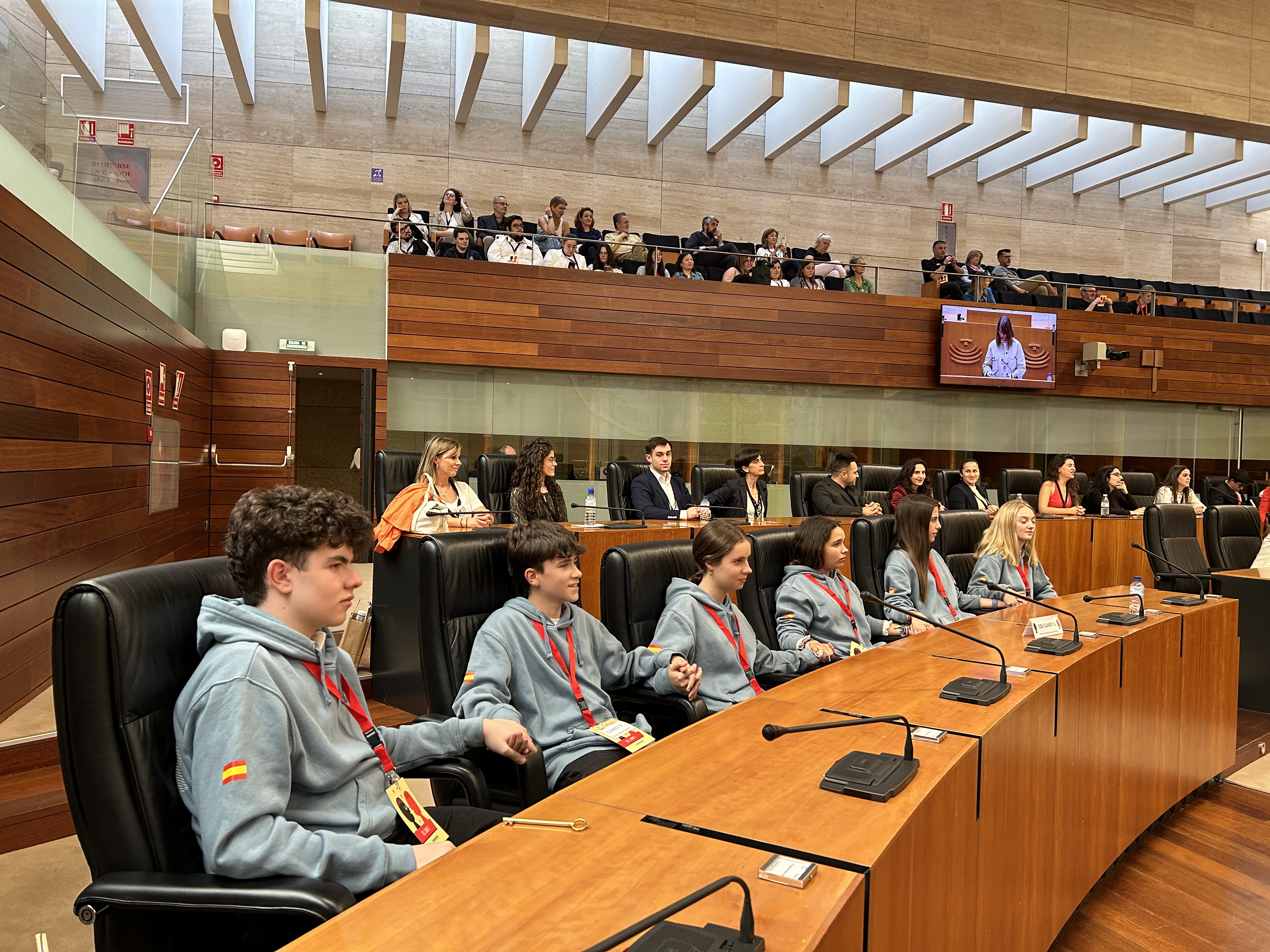 Dos institutos de Badajoz ganan el Concurso de Debate Escolar