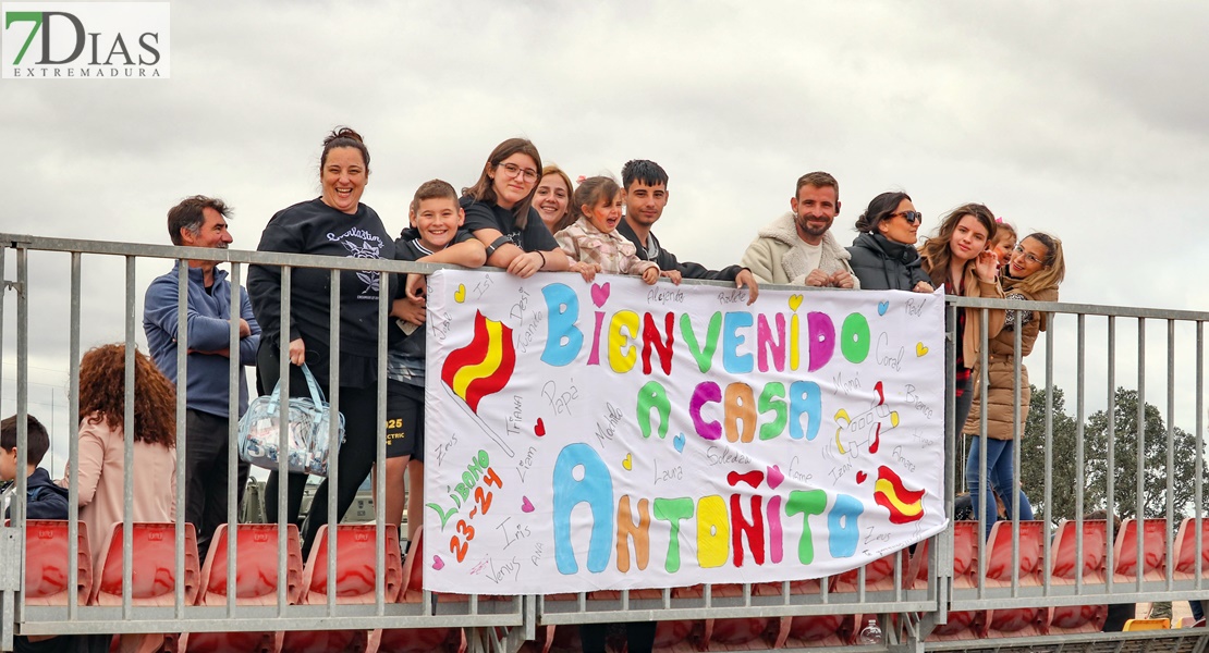 Emoción en la llegada del segundo contingente de militares extremeños a Bótoa