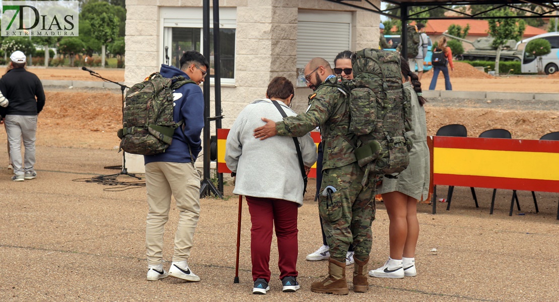 Emoción en la llegada del segundo contingente de militares extremeños a Bótoa