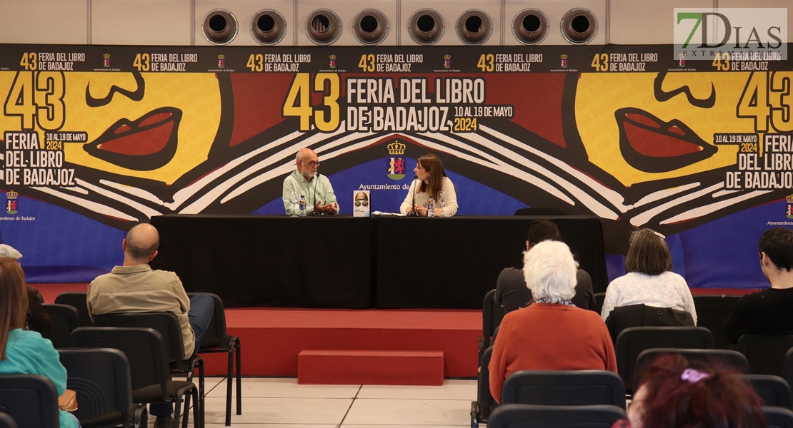 ¿Has pasado ya por la Feria del Libro de Badajoz? Búscate en nuestras fotos