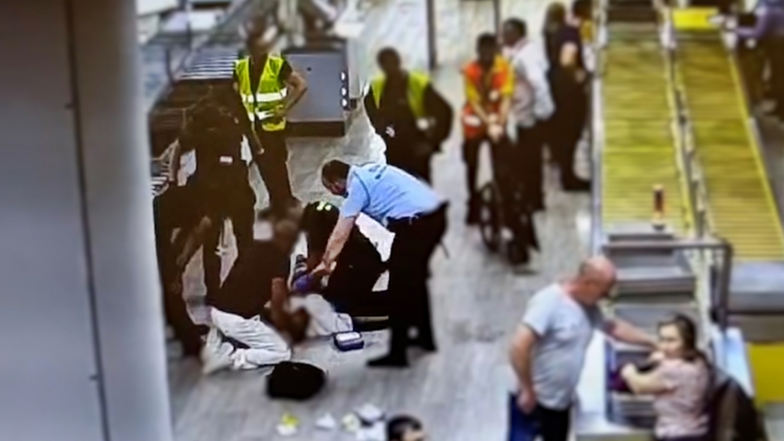 La Guardia Civil reanima a un pasajero en el aeropuerto con parada cardiorrespiratoria