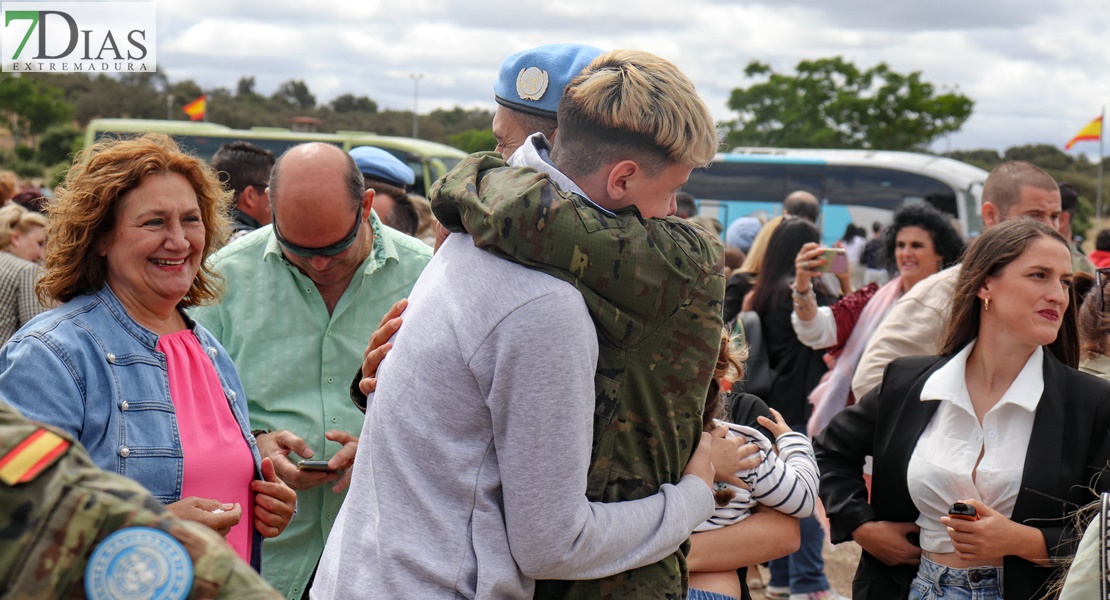 Emoción en la llegada del segundo contingente de militares extremeños a Bótoa