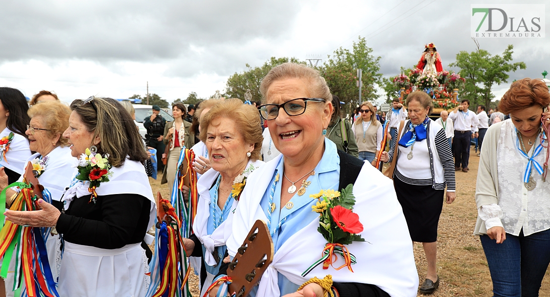 Festividad y folclore acompañan un año más a la Virgen de Bótoa