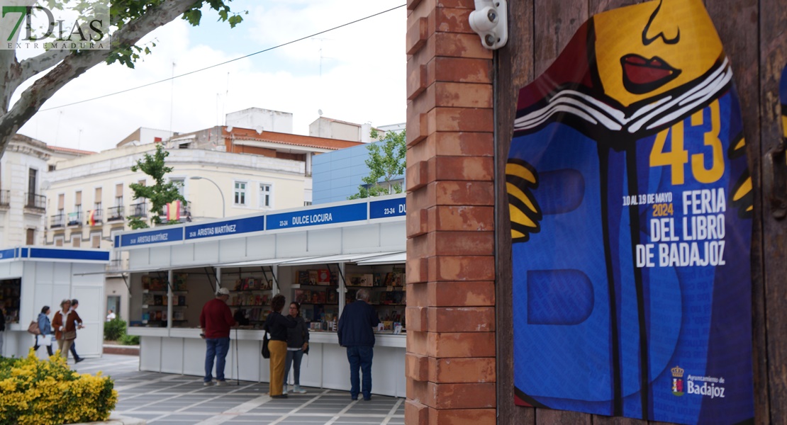 ¿Has pasado ya por la Feria del Libro de Badajoz? Búscate en nuestras fotos