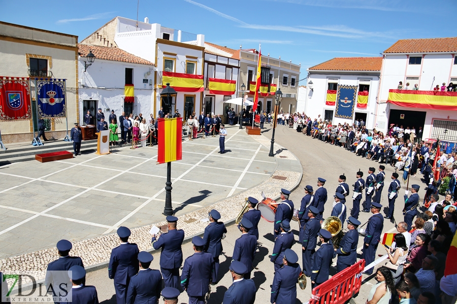 Más de 100 personas participan en la Jura de Bandera Civil de Valencia del Mombuey