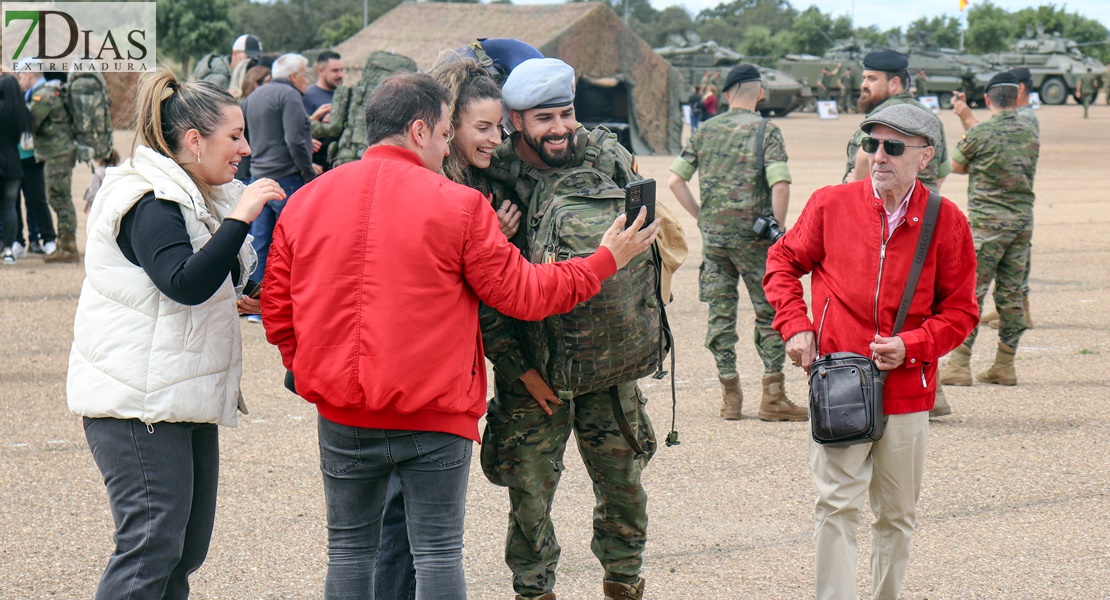 Emoción en la llegada del segundo contingente de militares extremeños a Bótoa