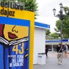 ¿Has pasado ya por la Feria del Libro de Badajoz? Búscate en nuestras fotos