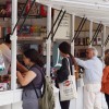 ¿Has pasado ya por la Feria del Libro de Badajoz? Búscate en nuestras fotos