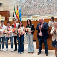 Dos institutos de Badajoz ganan el Concurso de Debate Escolar