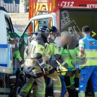 Atrapado en un grúa tras un accidente en Badajoz