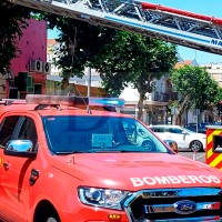 Alertan a los bomberos por el "riesgo de derrumbamiento" de una fachada en Badajoz